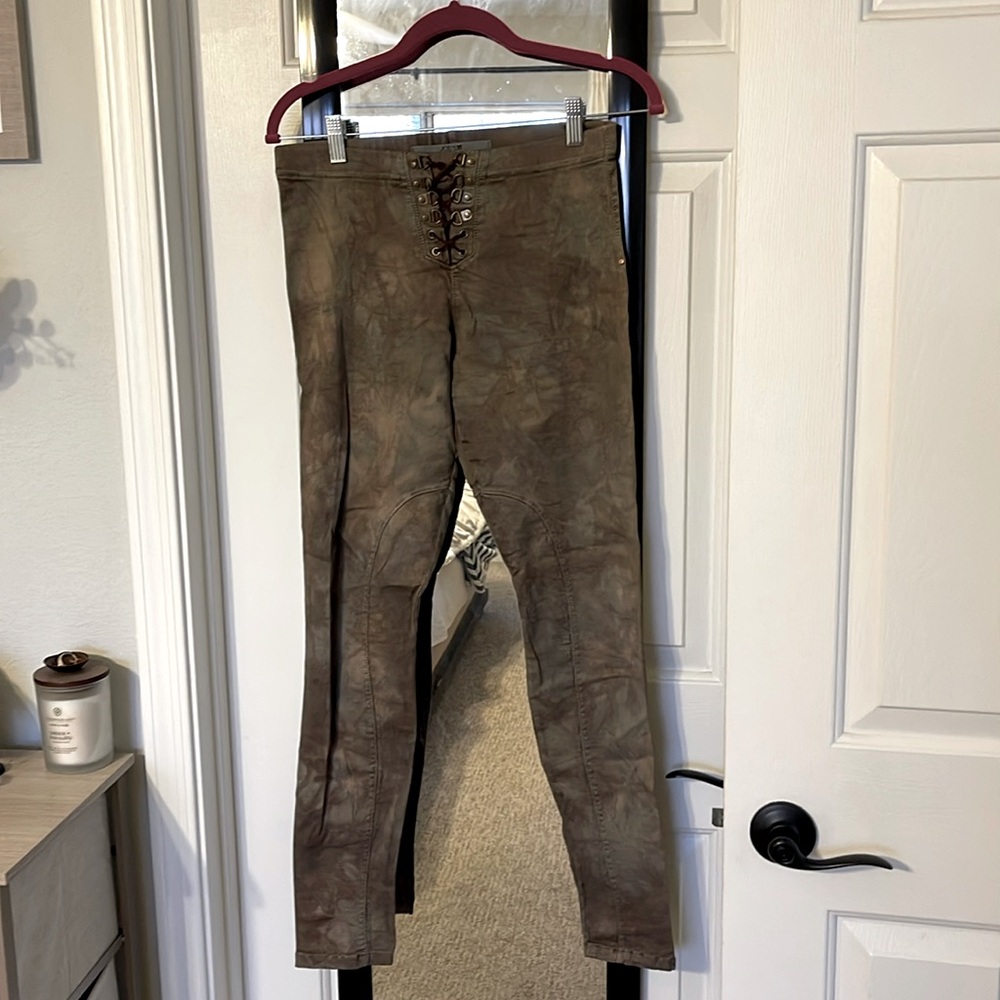 Joes Pull On Moto Jeggings ~ Medium